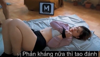 Em nữ sinh đánh thương bị đám tội phạm gangbang